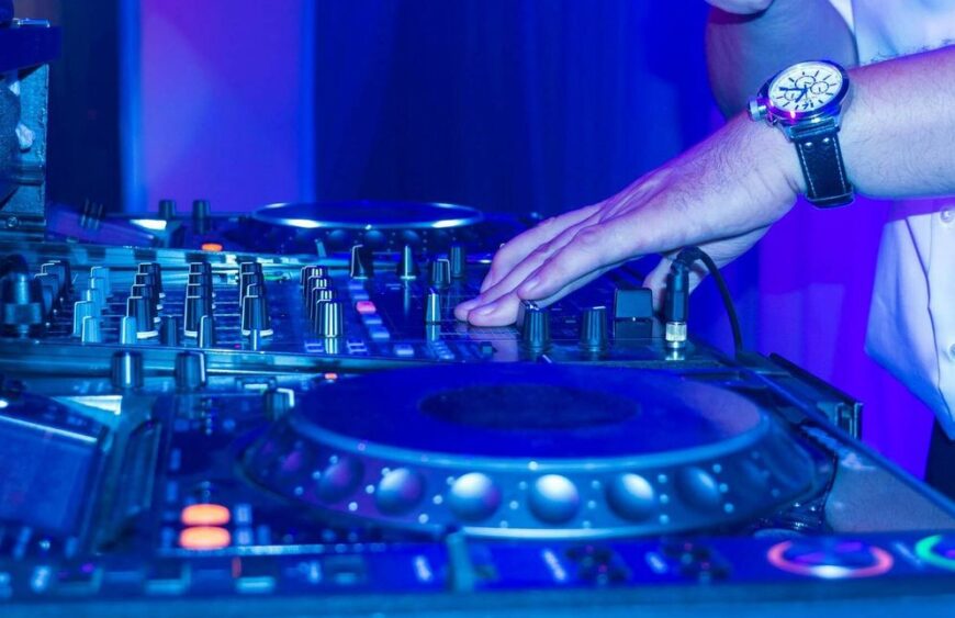 DJ_PIXABAY