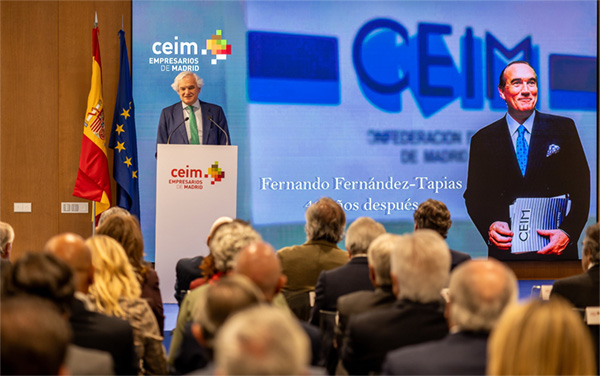 Tito Pajares presidente de CEONM en el 40 aniversario de Fernando Fernández Tapias en CEIM