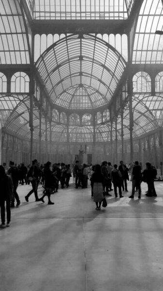 Debate sobre la tasa turística en Madrid y su impacto en la hostelería, el turismo y el ocio nocturno de la Comunidad de Madrid.